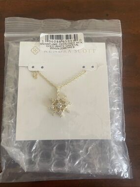 Kendra Scott Gold Snowflake Pendant Necklace with White Crystals (New)
